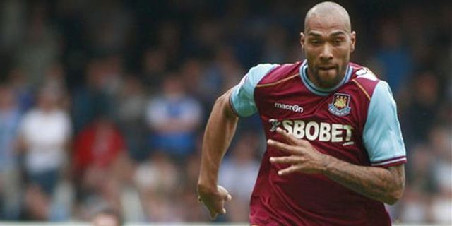 Inter Juga Menimbang Nama John Carew