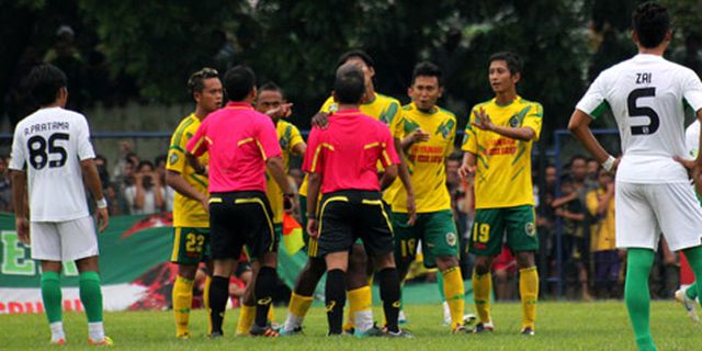 Persebaya DU Kecewa Ketidaktegasan Wasit Persebaya DU Kecewa Ketidaktegasan Wasit