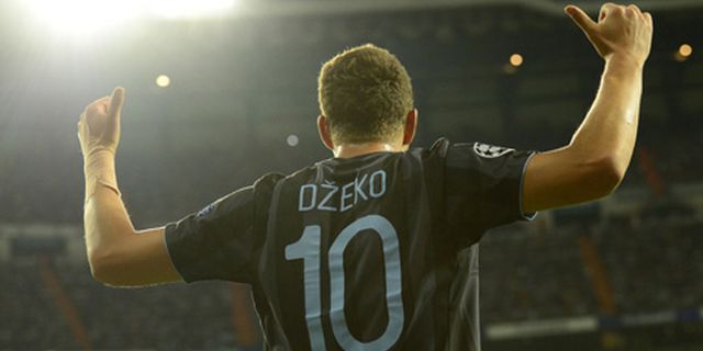 Ngebet ke Dortmund, Dzeko Siap Turun Gaji Ngebet ke Dortmund, Dzeko Siap Turun Gaji