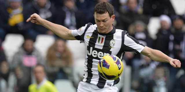 Lichtsteiner: Mari Mempersulit Hidup Napoli