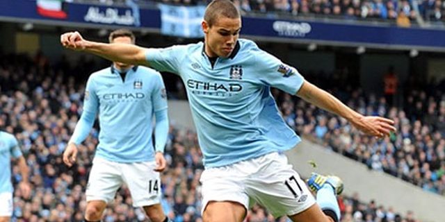 Mancini: Rodwell Akan Memiliki Masa Depan Gemilang Mancini: Rodwell Akan Memiliki Masa Depan Gemilang