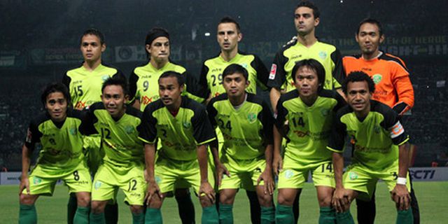 Semua Pemain Persebaya Hanya Dikontrak Setahun 