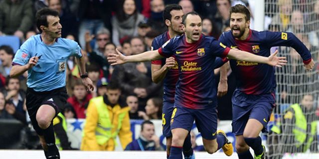 Adriano: Saya Tidak Diving, Sergio Ramos Melanggar Saya Adriano: Saya Tidak Diving, Sergio Ramos Melanggar Saya