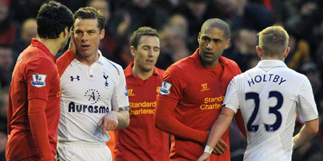 Liverpool-Spurs Diwarnai Pertengkaran Suarez-Parker Liverpool-Spurs Diwarnai Pertengkaran Suarez-Parker