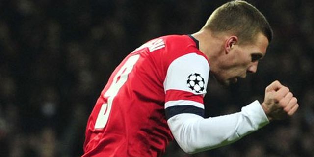 Podolski Absen di Allianz Arena