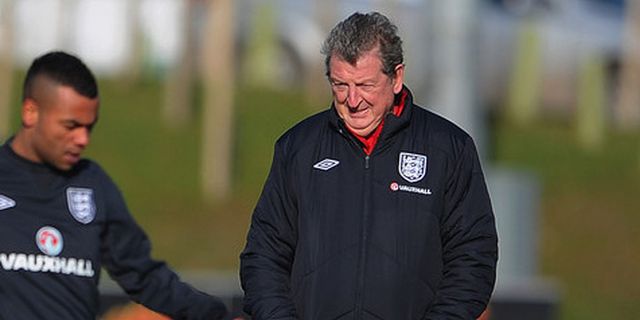 Seleksi Pemain Bertahan Pusingkan Hodgson