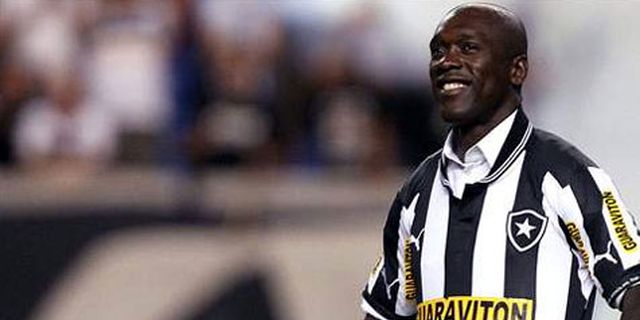 Seedorf Buka Peluang Melatih di Serie A