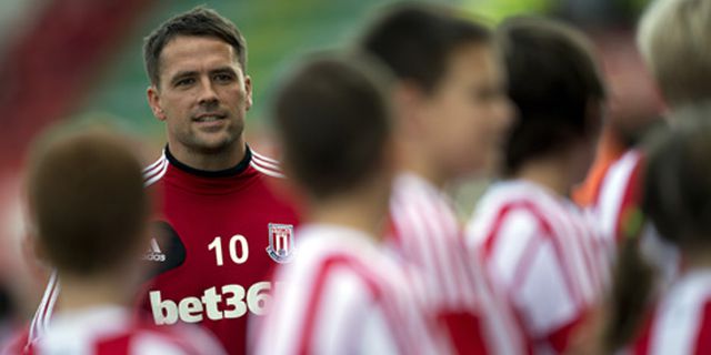 Michael Owen Putuskan Pensiun Pada Akhir Musim