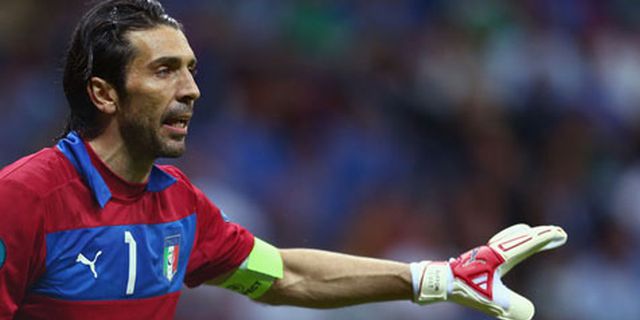 Buffon Dukung Totti Kembali Ke Timnas