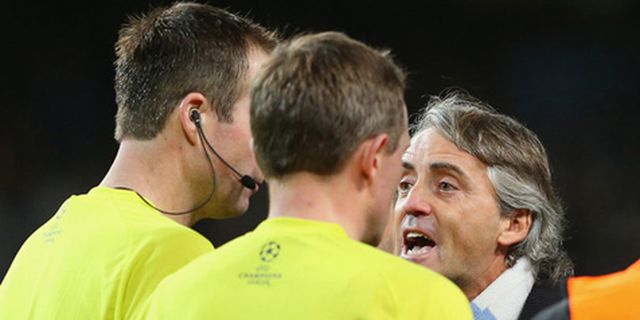 Disemprot Mancini, Wasit Top UEFA Mundur