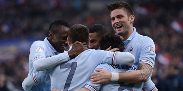 Review: Les Bleus Tunjukkan Kelasnya