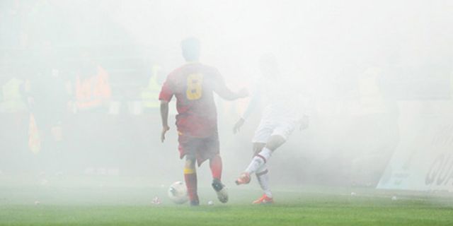 FIFA Selidiki Serangan Fans di Laga Montenegro-Inggris FIFA Selidiki Serangan Fans di Laga Montenegro-Inggris
