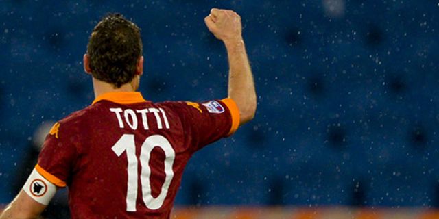 Totti: Hanya Messi Yang Lebih Bagus Dari Saya Totti: Hanya Messi Yang Lebih Bagus Dari Saya