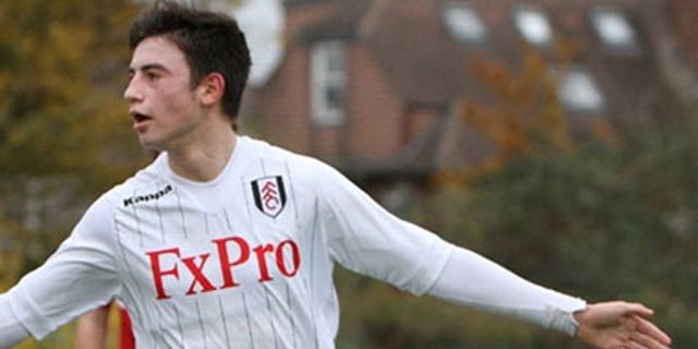 Liverpool dan United Berperang Gaet Superboy Fulham