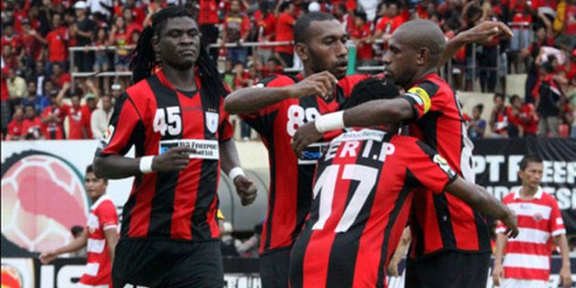 Gol Penalti Boaz Menangkan Persipura