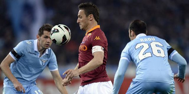 Review: Lawan 10 Pemain, Roma Hanya Imbangi Lazio