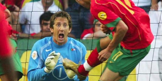 15 Ekspresi Lucu Wajah Edwin van Der Sar