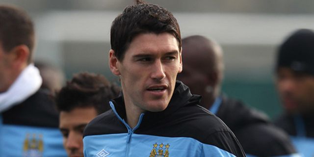 Mancini Ingin Barry Segera Teken Kontrak Baru Mancini Ingin Barry Segera Teken Kontrak Baru