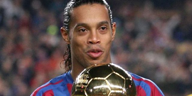 Video: Skill Magis Ronaldinho Dalam Seni Komik