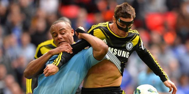 Kompany Akui Berusaha Hadang Torres Kompany Akui Berusaha Hadang Torres