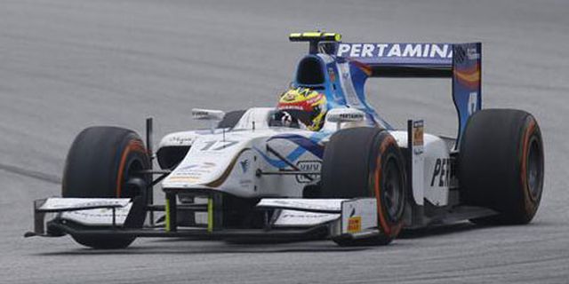 Jelang Seri Kedua GP2 2013, Rio Haryanto Bertolak ke Bahrain Jelang Seri Kedua GP2 2013, Rio Haryanto Bertolak ke Bahrain