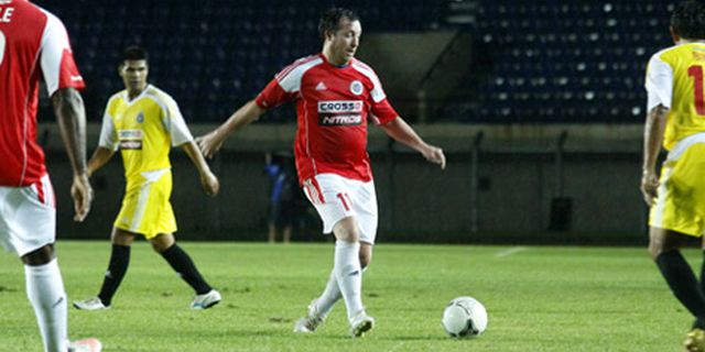 Penalti Fowler Bawa EPL Master Kalahkan Bandung All Star
