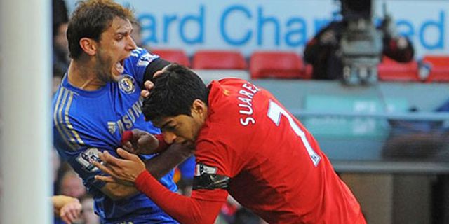 Gigitan Suarez Bukan Yang Pertama