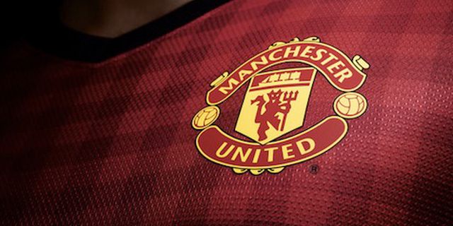 Manchester United Picu Perang Nike vs Warrior