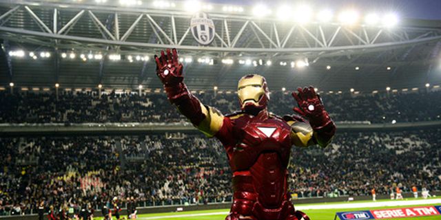 Iron Man Kejutkan Seisi Juventus Stadium