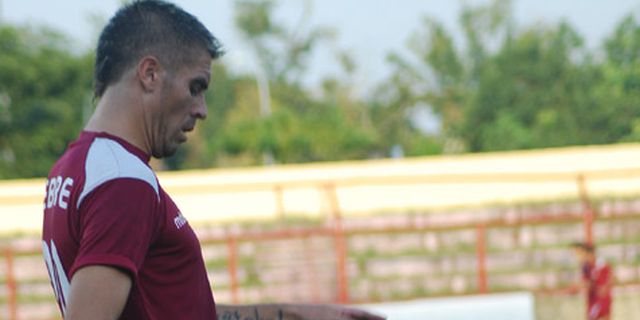 Cristian Febre Absen Lawan Semen Padang