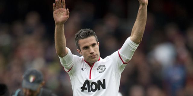 Usai Laga Reuni, RVP Makan di Ruang Ganti Arsenal