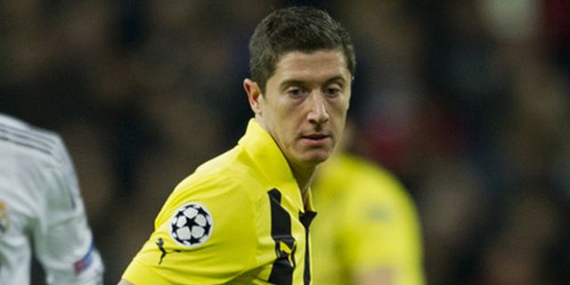 Umpankan Dzeko, City Jegal MU Dapatkan Lewandowski
