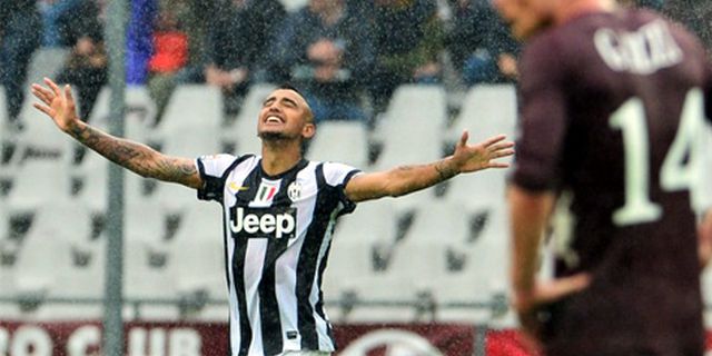 Target Vidal di Musim Depan Hanya Treble Winners