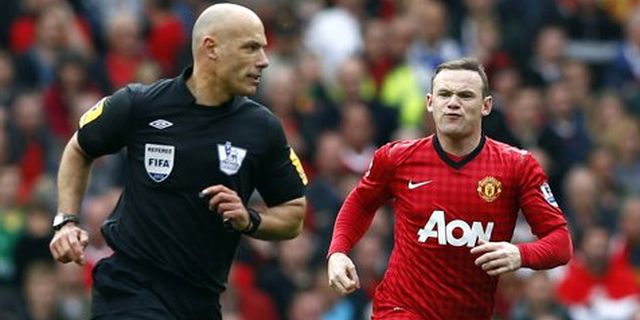 Fergie Tuding Howard Webb Rugikan United