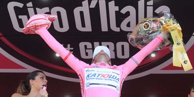 Luca Paolini Raih Kaus Pink Giro d'Italia Luca Paolini Raih Kaus Pink Giro d'Italia