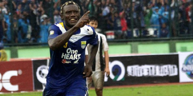 Persib Tukar Dzumafo dengan Hilton Moreira