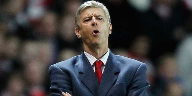 Wenger Puji Langkah United Rekrut Moyes