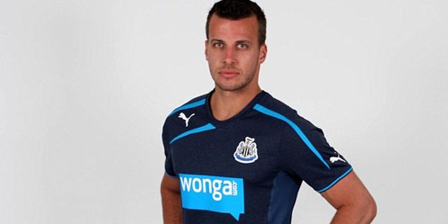 Video: Jersey Away 2012-2013 Newcastle Video: Jersey Away 2012-2013 Newcastle