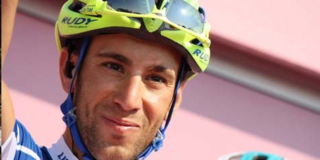 Nibali Kokohkan Posisi di Klasemen Giro D'Italia 2013 Nibali Kokohkan Posisi di Klasemen Giro D'Italia 2013