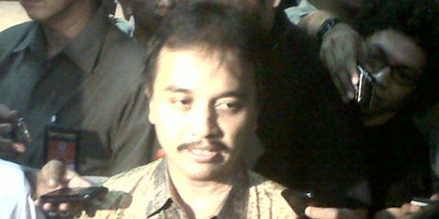 Roy Suryo Diminta Tak Setengah-setengah Selesaikan Kisruh PSSI Roy Suryo Diminta Tak Setengah-setengah Selesaikan Kisruh PSSI