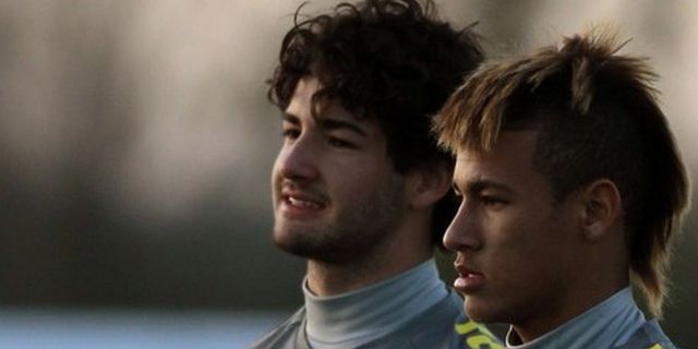 Iniesta dan Pato Bicara Spanyol vs Brasil