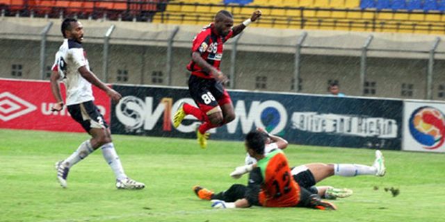 Review ISL: Persipura Tertahan di Kandang Sendiri