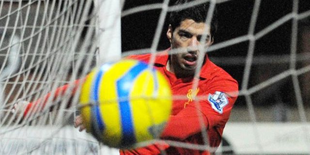 Real Madrid Pertimbangkan Boyong Suarez