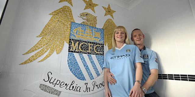 Unik, Mozaik Emblem Klub Di Kamar Mandi Suporter Man City