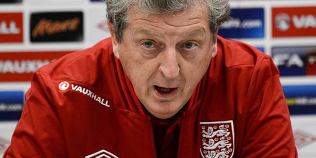 Via Email, Hodgson Minta Fans Inggris Bersikap Santun