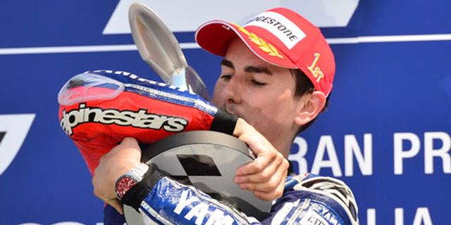 Lorenzo Sukses Cetak Hat-Trick di MotoGP Italia Lorenzo Sukses Cetak Hat-Trick di MotoGP Italia