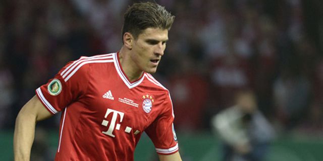 Report: Napoli Beli Mario Gomez