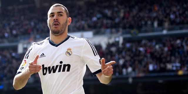 Zidane Bakal Selamatkan Karir Benzema di Madrid