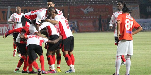 Review ISL: Gol Pahabol Bawa Persipura Kandaskan Persija Review ISL: Gol Pahabol Bawa Persipura Kandaskan Persija