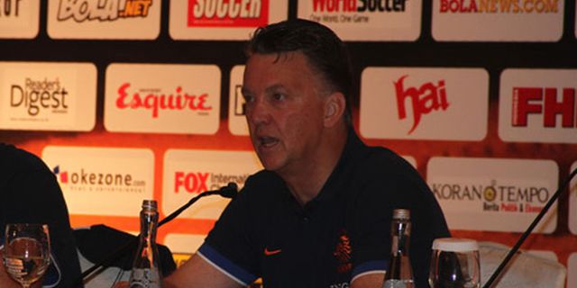 Van Gaal: Panas dan Lembab Jadi Musuh Kami di Indonesia